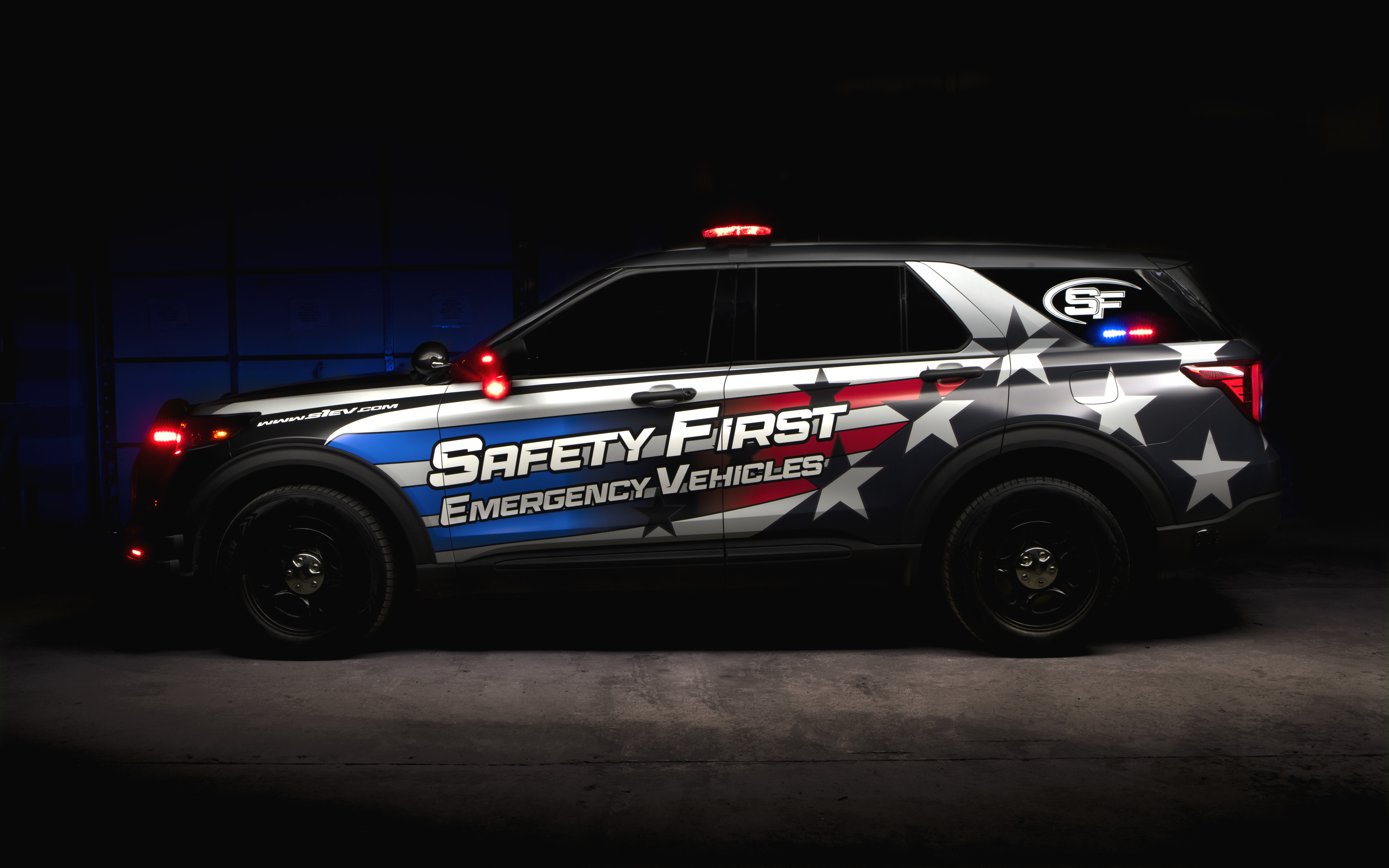 Ford Explorer - photo 2